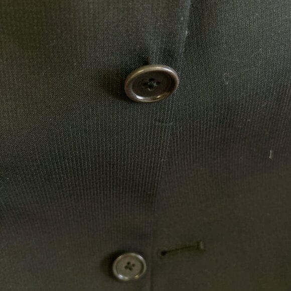 95% NEW MENS DKNY SUIT - Picture 10 of 11